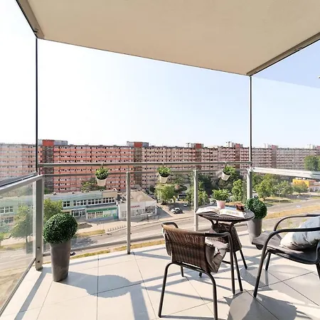 Apartment By The Sea *